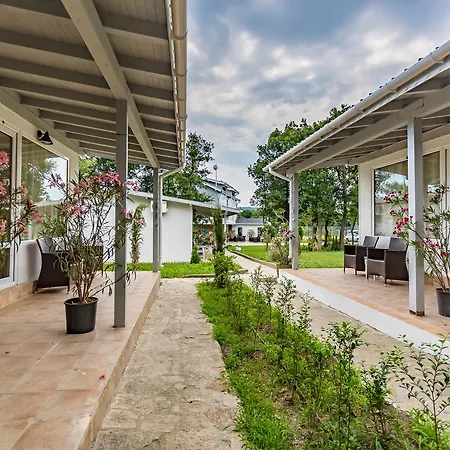 St Anastasia Otel